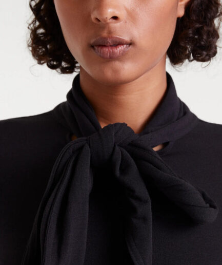 Camiseta lazada manga larga negro - Compañía Fantástica