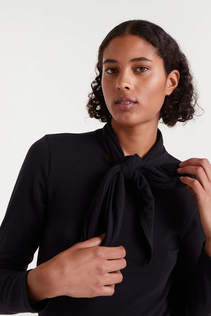 Camiseta lazada manga larga negro - Compañía Fantástica Camiseta lazada manga larga negro - Compañía Fantástica