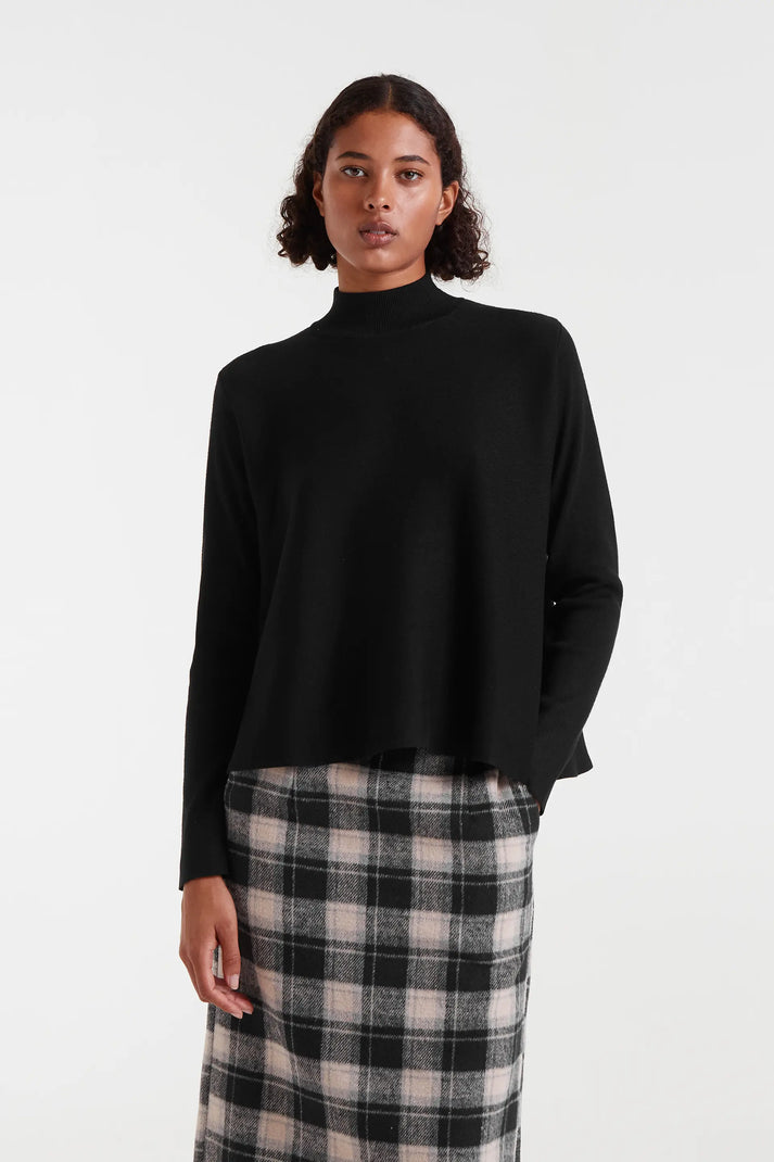 Jersey evasé cuello perkins negro - Compañía Fantástica Jersey evasé cuello perkins negro - Compañía Fantástica