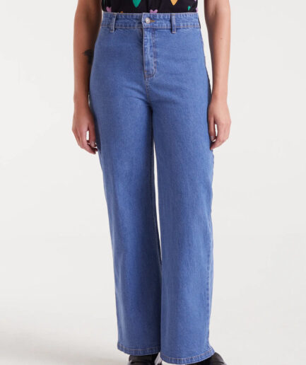 Pantalón vaquero negro con bordado de corazón - Compañía Fantástica