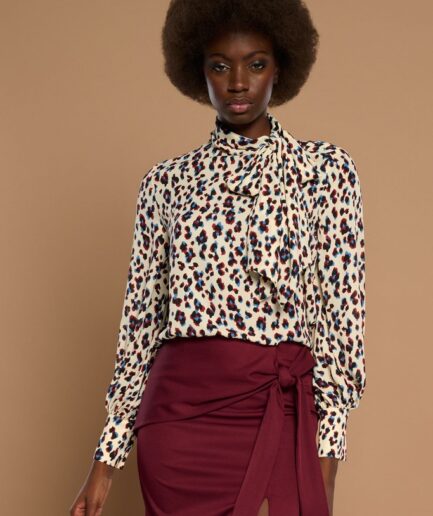 Top Leontina Minueto