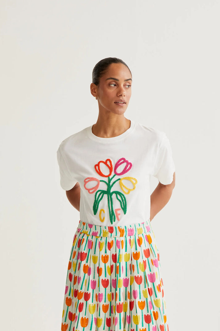 Camiseta con bordado de tulipanes – Compañía Fantástica Camiseta con bordado de tulipanes - Compañía Fantástica