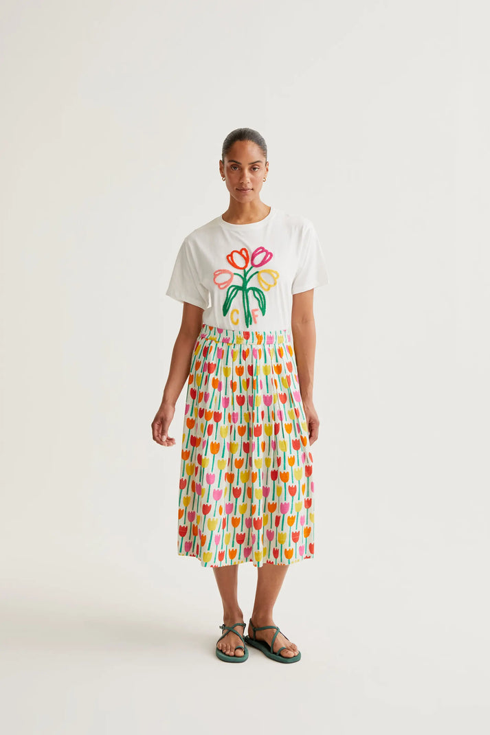 Camiseta con bordado de tulipanes - Compañía Fantástica (4) Camiseta con bordado de tulipanes - Compañía Fantástica