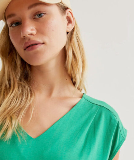 Camiseta verde manga sisa - Compañía Fantástica