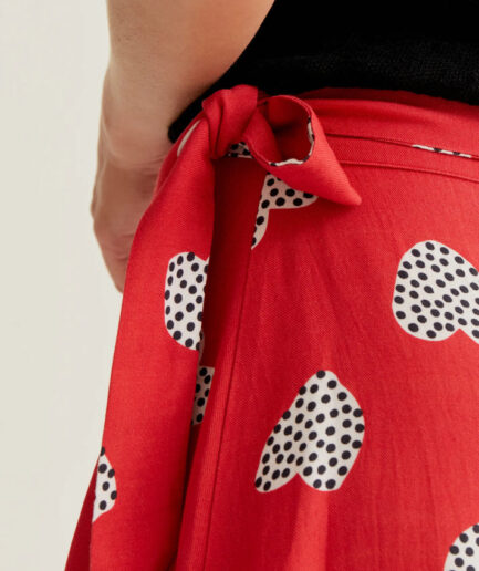 Falda corta con estampado Harmony Red - Compañía Fantástica
