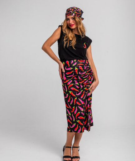 Falda drapeada lateral negra con chilis rosas y rojos Picante - Lolina