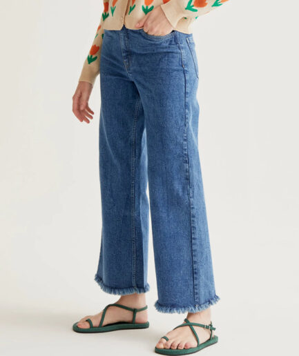 Pantalón vaquero azul con con bajo raw-cut - Compañía Fantástica