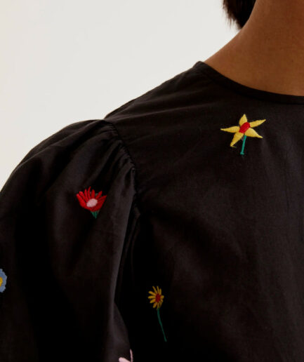 Top con estampado Black Gardener Flowers - Compañía Fantástica