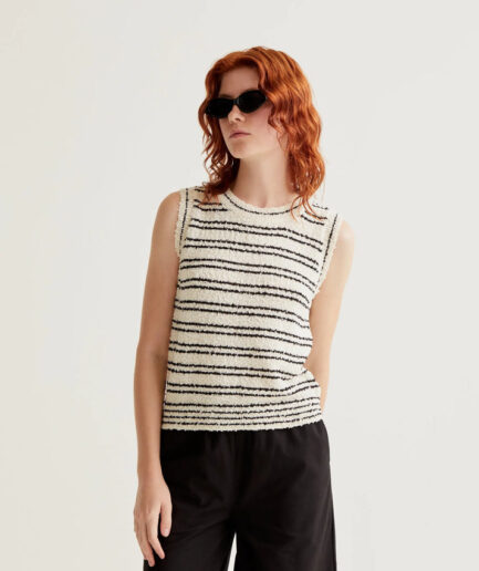 Top de punto texturizado con rayas negras - Compañía Fantástica