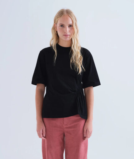 Camiseta básica 100% algodón negro - Compañía Fantástica