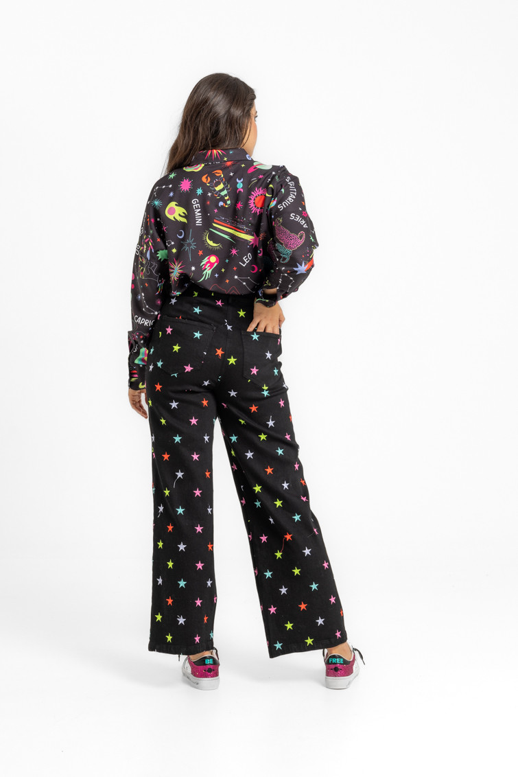 Pantalón jeans tiro alto pernera ancha - Lolina. STARS (3) Pantalón jeans tiro alto pernera ancha - Lolina. STARS