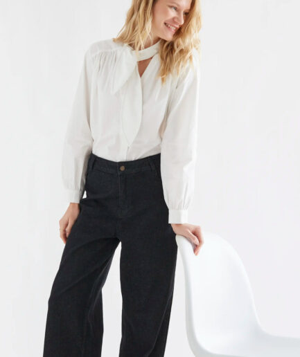 Pantalón vaquero negro con bolsillos de corazones - Compañía Fantástica