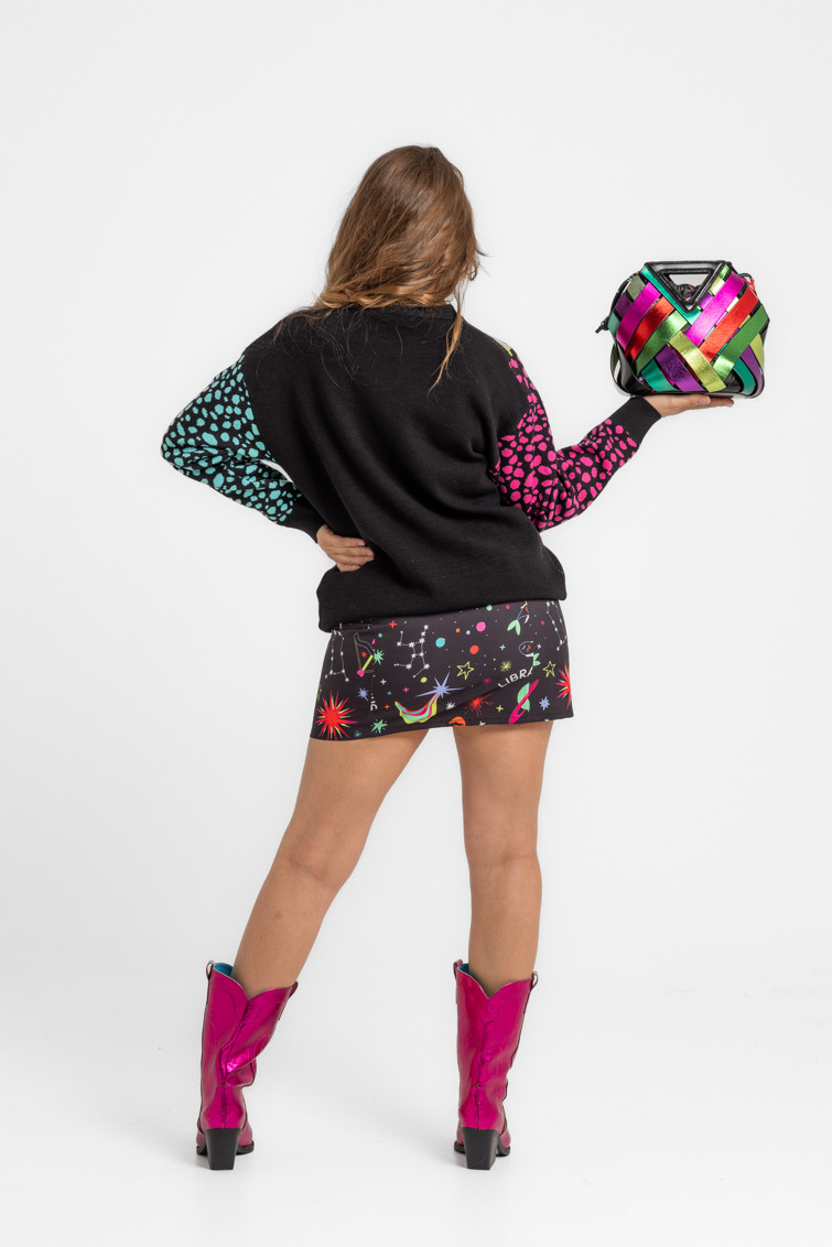 Suéter Oversize - Lolina. Mi caos, mi universo (2) Suéter Oversize - Lolina. Mi caos, mi universo