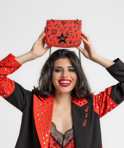 Bolso pequeño bandolera con asa de cadena y estrella - Lolina. ROCK AND ROLL